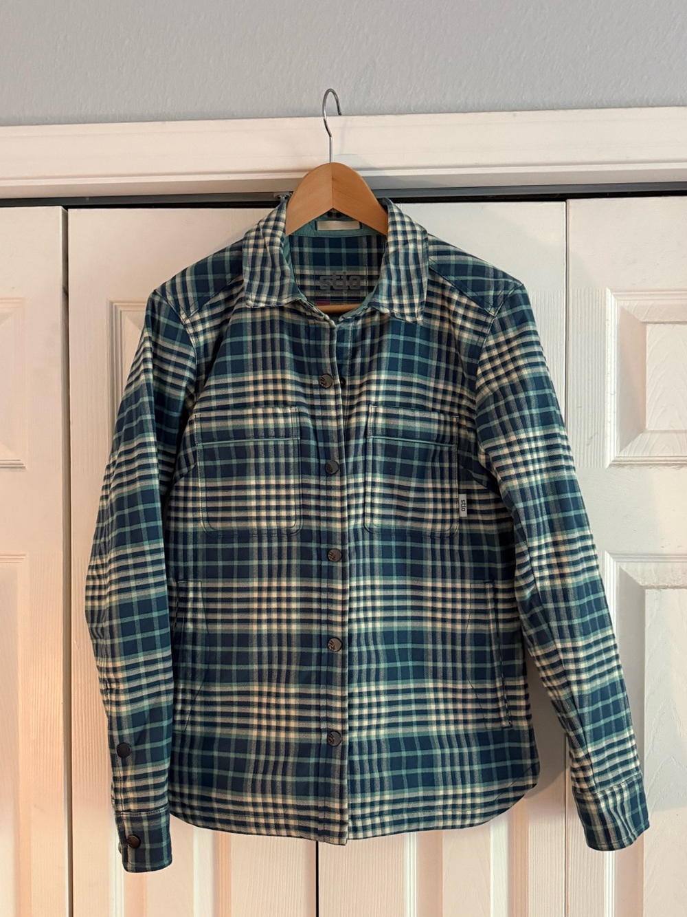 Stio Women’s Buckhorn insulated Plaid Button-Down Shirt Jacket / Shacket